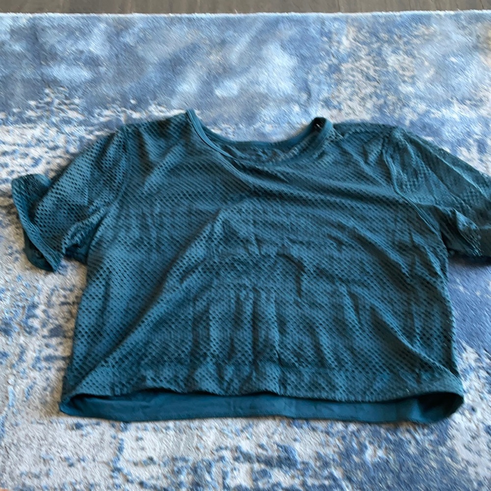 Lululemon crop top